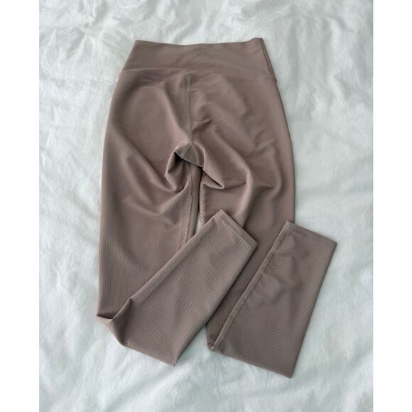 NWOT Beach Riot Ribbed Leggings – Size Medium – Taupe Color - Picture 4 of 13